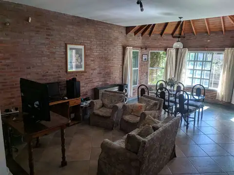 Casa 6 ambientes con 3 baños