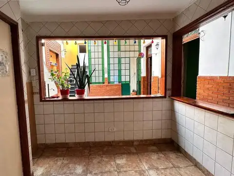 Depto Tipo Casa en Venta en Flores, USD 150.000