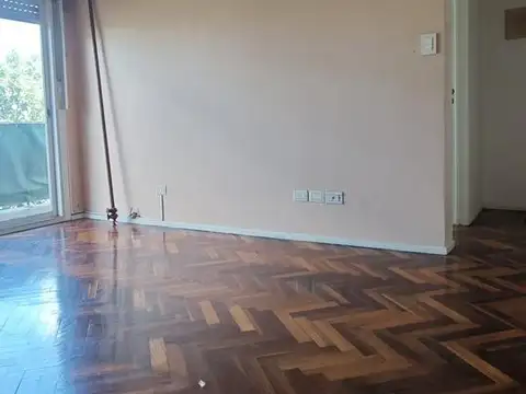 Departamento en Alquiler en Parque Chacabuco, $ 550.000