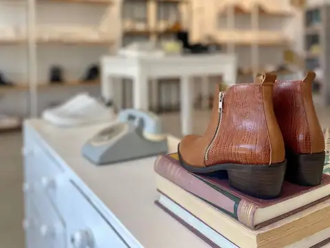 Avenida Capitán Fragata Moyano 1800