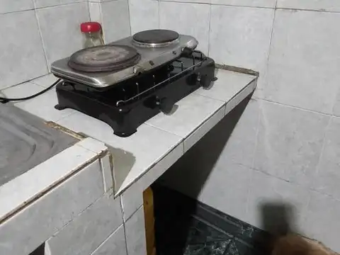 Casa estilo hotel   Deposito en Flores!