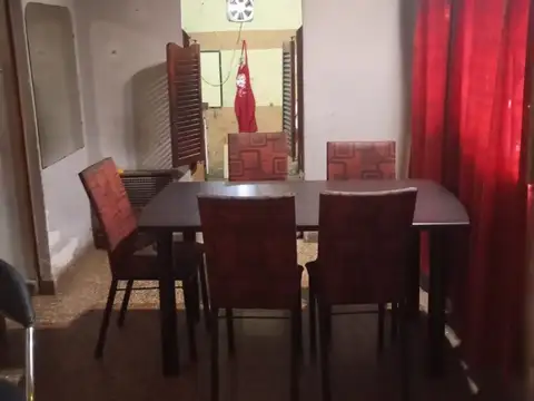 Casa 4 ambientes con 1 baño