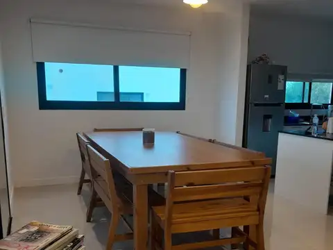 Casa en Alquiler Temporal con 1 cochera