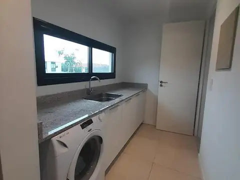 Casa en Alquiler Temporal en San Sebastian, USD 3.400