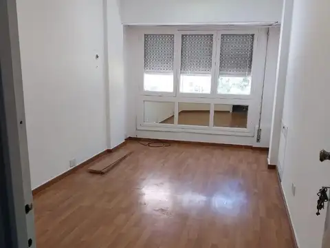 Oficina 1 ambiente, en el corazon del centro, edificio de oficinas