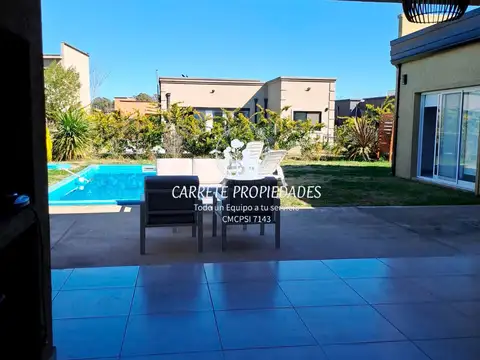 Casa 5 ambientes con 3 baños