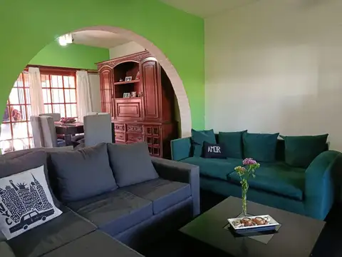 Casa 4 ambientes con 3 baños