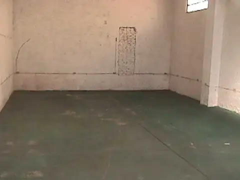 EN VENTA EN EL PALOMAR PROPIEDAD EN 2 PLANTAS; LOCAL DE 40M2 EN PB + GALPON DE 100M2 - FICHA 5827