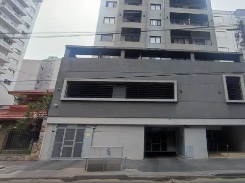 SE VENDEN DOS COCHERAS JUNTAS O SEPARADAS-CASEROS CENTRO  