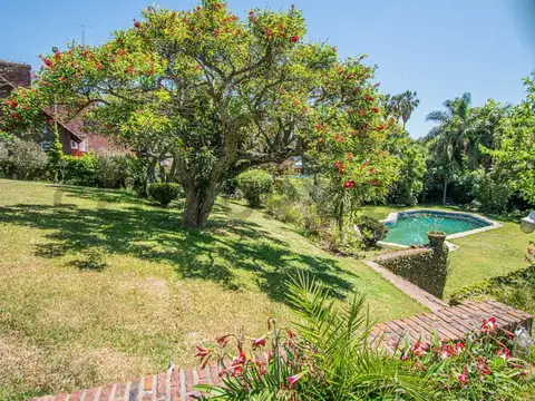 VENTA - CHALET - BARRANCA EN PUNTA CHICA -  VICTORIA - SAN F