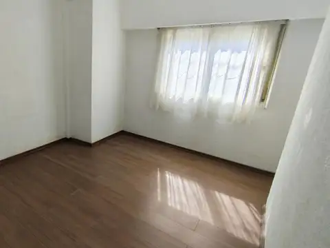 Depto Tipo Casa en Alquiler de 4 ambientes