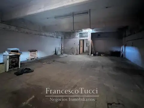 Galpón con vivienda en venta y alquiler para reciclar en Haedo