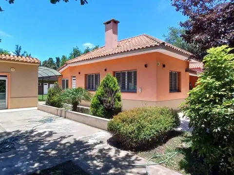 Quinta en Venta con 1 cochera