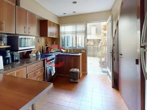 VENTA PH 4 AMBIENTES AL FRENTE CON COCHERA Y TERRAZA — CARAPACHAY