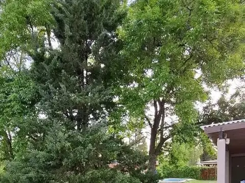 Casa en venta - 3 Dormitorios 2 Baños - Luján