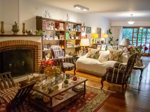 Casa 7 ambientes con 4 baños