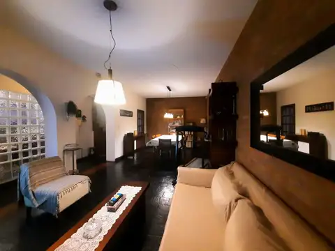 VENTA CASA 4 AMB COCHERA PATIO VILLA SANTA RITA