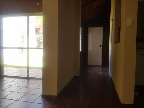 Casa en Alquiler en Banfield, $ 1.450.000