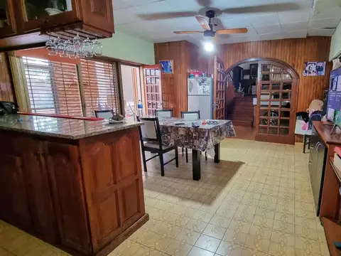Casa en Venta con 5 cocheras