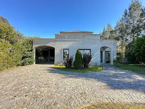 Casa en venta en Club de Campo Santo Domingo. Canning, Presidente Perón.