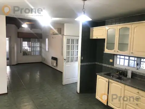 Casa en venta 2 dormitorios , patio y terraza