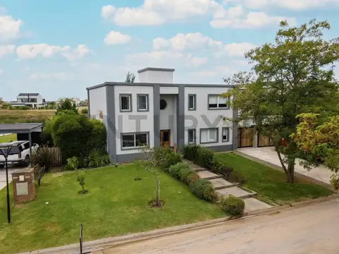 VENTA | Casa al lago en El Cantón Norte | 8 ambientes + lote de 820 m²+ 2 suites