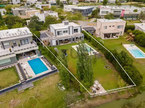 LIBERTAD 300, Piso 0