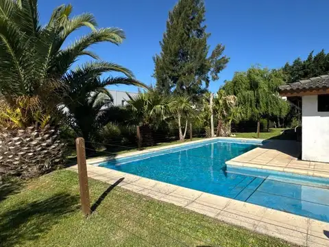 Casa en Alquiler en La Magdalena, USD 1.800