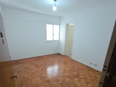 Con lavadero  y balcon cerc. hosp. Gutierrez Billinghurst y Paraguay