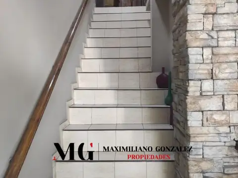 Casa 7 ambientes con 3 baños