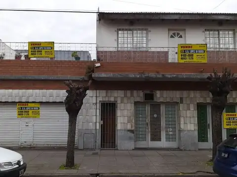 INMUEBLE  COMPUESTO LOCAL + GARAGE+ 1 VIVIENDA 3 AMB CON PARQUE + DEPTO 3 AMB EN P. ALTA C/BCONY TZA