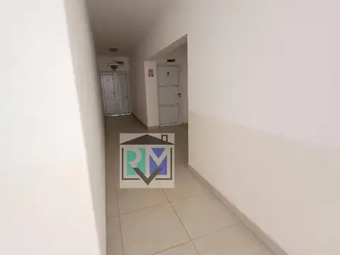 Amplio galpón en zona norte