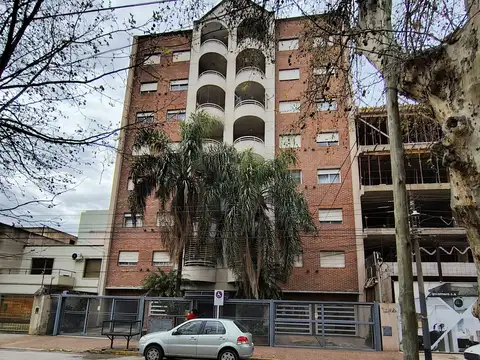 Departamento 3 Ambientes Con Cochera Y Balcon - Caseros