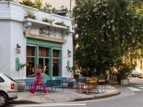 Charlone 200, Piso 0