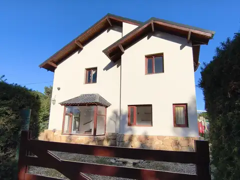 Complejo en venta de tres propiedades en Dina Huapi