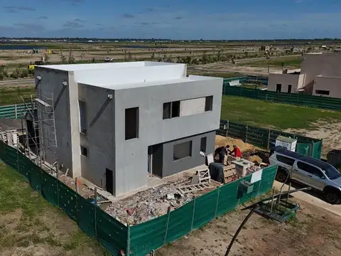 CASA 5 AMB. VENTA DE POZO, "PUERTOS" FINANCIA