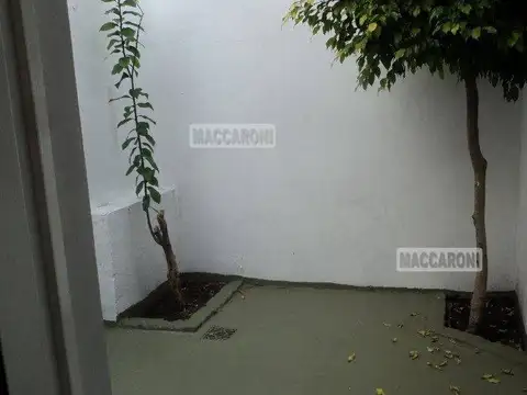 Depto Tipo Casa en Alquiler en Lomas Del Mirador, $ 700.000