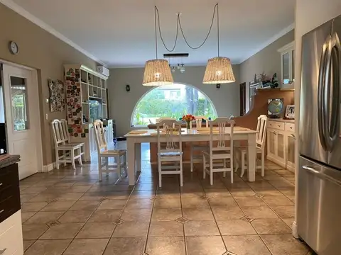 Casa 5 ambientes con 5 baños