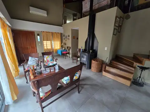 Casa en Venta con 4 cocheras