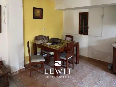 Casa 7 ambientes con 5 baños