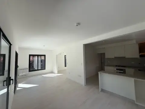 Casa 6 ambientes con 4 baños