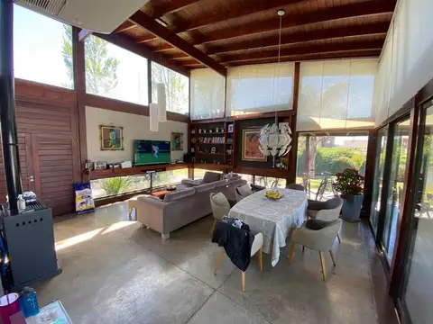 Casa en Venta en El Canton, USD 330.000