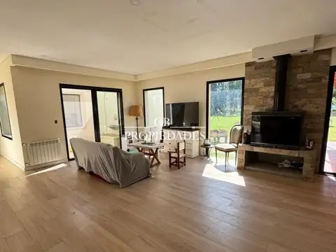 Casa en Venta con 4 cocheras