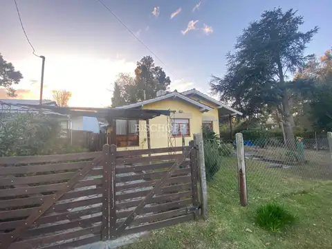 CASA 4 AMBIENTES, TODOS LOS SERVICIOS, EN BARRIO NORTE