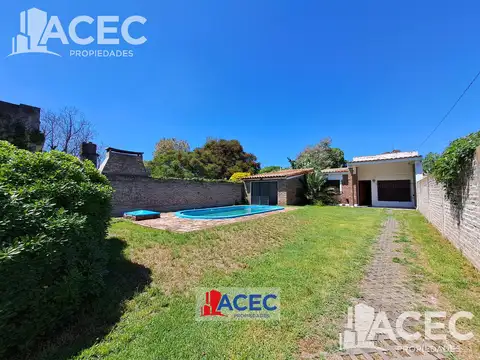 Casa 4 ambientes con 2 baños