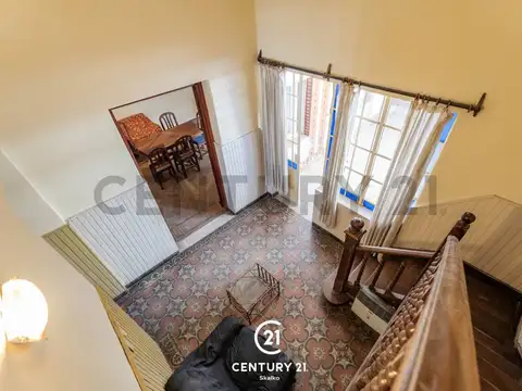 Casa 3 Dormitorios en Barrio España y Hospitales. Apto Crédito- Amplio Patio