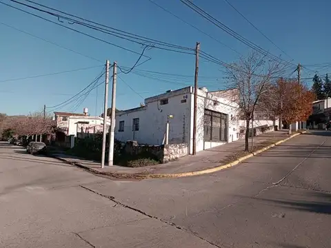 Casa en esquina venta barrio Carlos Pellegrini - Alta Gracia