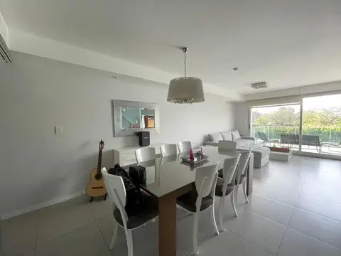 Avenida Carlos Colombres al 1100