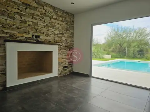 Casa 5 ambientes con 4 baños