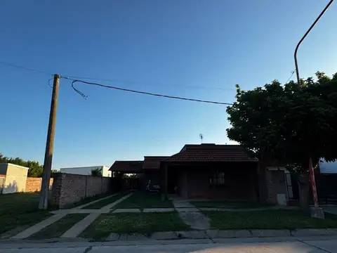 VENTA CASA 2 dormitorios - Humboldt.-